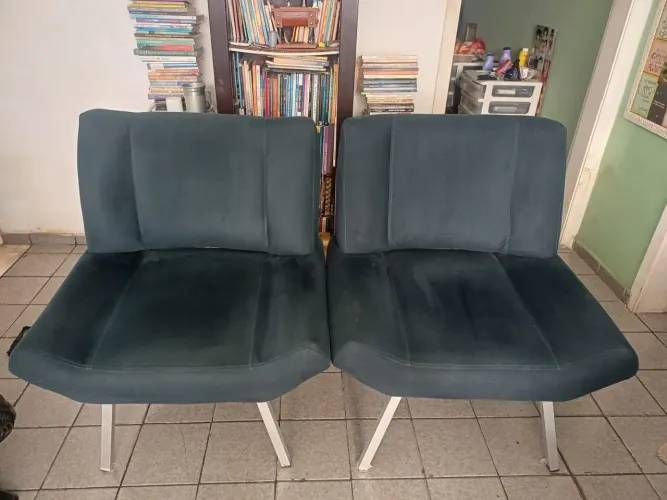 Vendo duas cadeiras em excelente estado