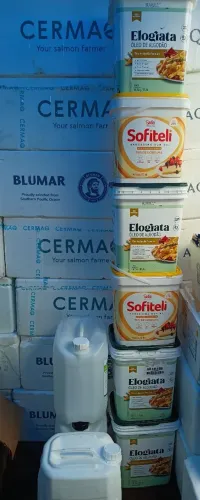 Vendo baldes  e galões de 20 litros