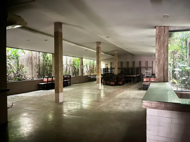 Oportunidade no Canal 4! Imóvel com Grande Potencial para Retrofit e Setor Gastronômico