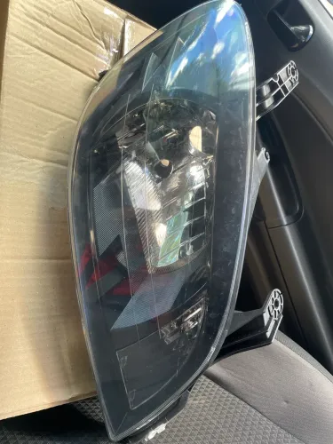 Farol celta/prisma 07/15 máscara negra direito 