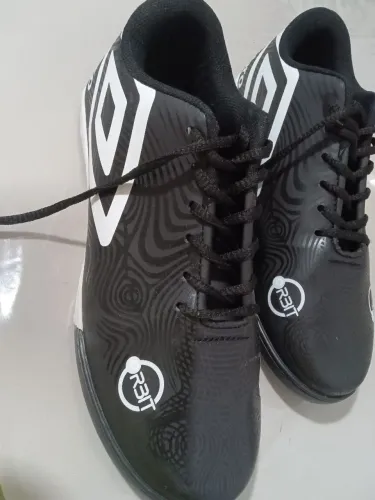 Chuteira umbro salão