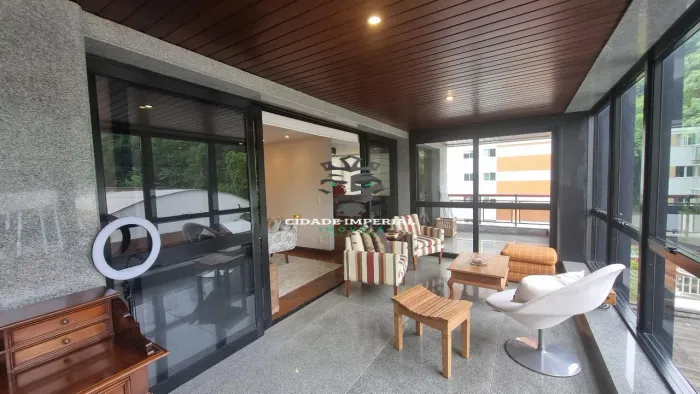 REDUÇÃO DE PREÇO !! CENTRO HISTÓRICO DE PETROPOLIS - VENDO APTO ALTO PADRÃO COM 4 SUÍTES -