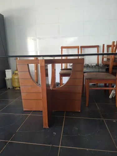 Mesa p/ reforma quadrada c/ 8 cadeiras 