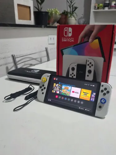 Nintendo Switch Oled + Película + Case