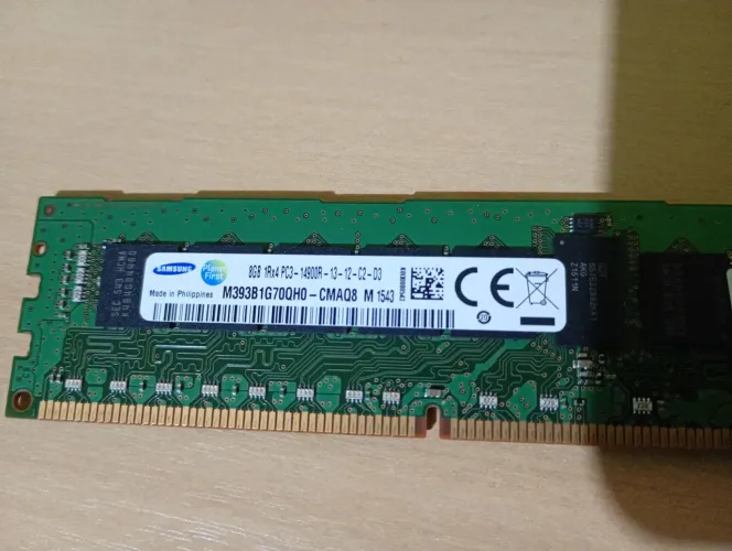 Memória Samsung 8GB DDR3-1866 PC3-14900R.