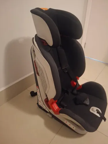 Cadeirinha Para Auto Chicco Gro-Up / Youniverse (0 a 36 kg) - Excelente Estado e Segura!
