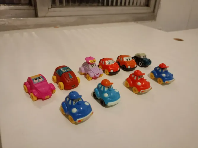 Kinder ovo - carros 