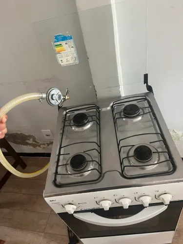 Fogão 4 bocas com regulador de gás e mangueira 