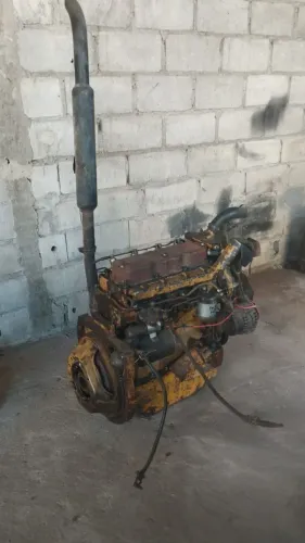 Motor perkis 4 cilindros 