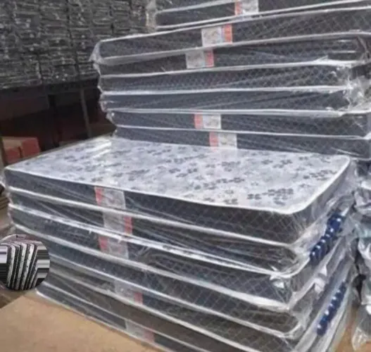 Cama e colchão solteiro