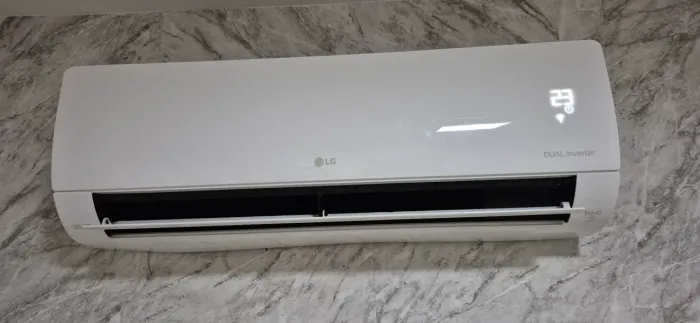 Ar- condicionado LG Dual Inveter VOICE COM APENAS 1 ANO E MEIO DE USO, Praticamente NOVO