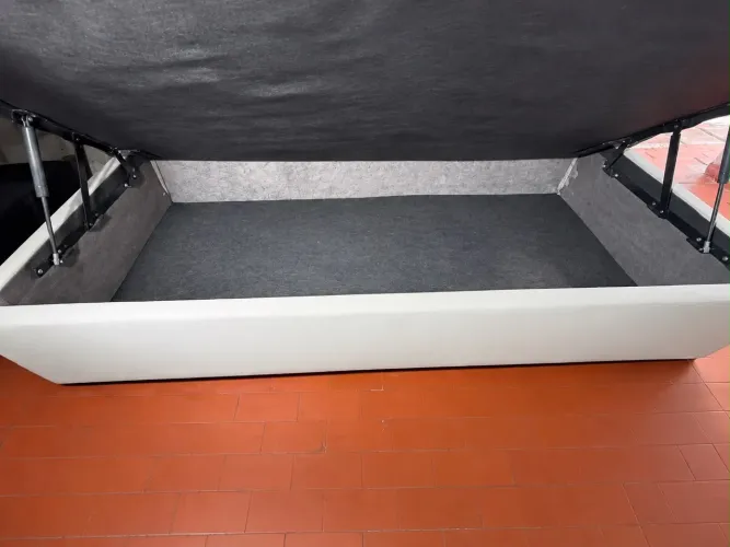 Cama baú solteiro muito nova 