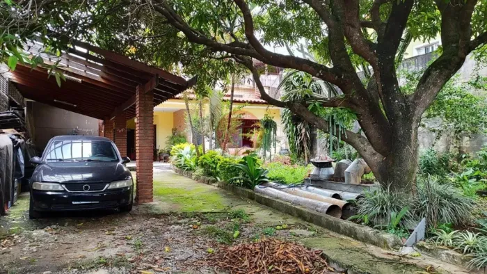 Casa Térrea para Venda em São Paulo, Parque Industrial, 3 dormitórios, 2 banheiros, 6 vaga