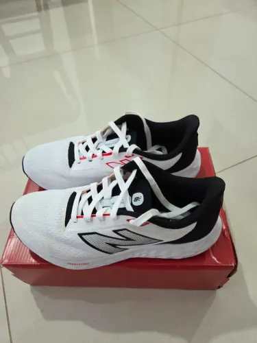 Tênis New Balance 42