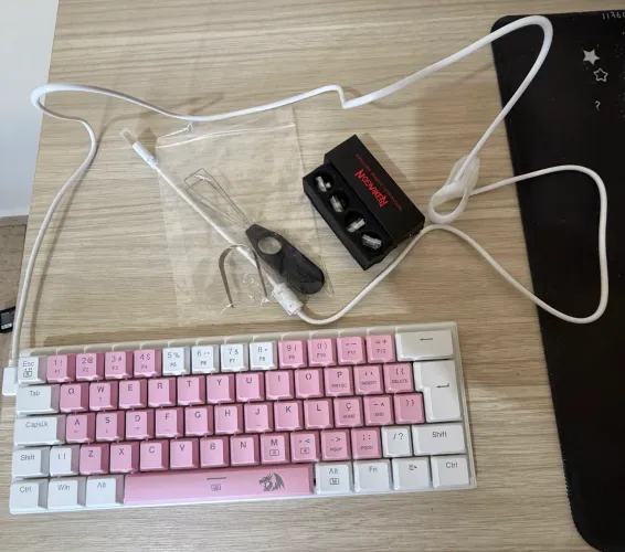 Teclado Mecânico Redragon Anivia Bubblegum Switch Brown