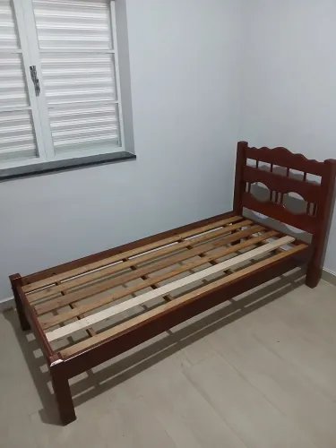 Cama solteiro madeira maciça