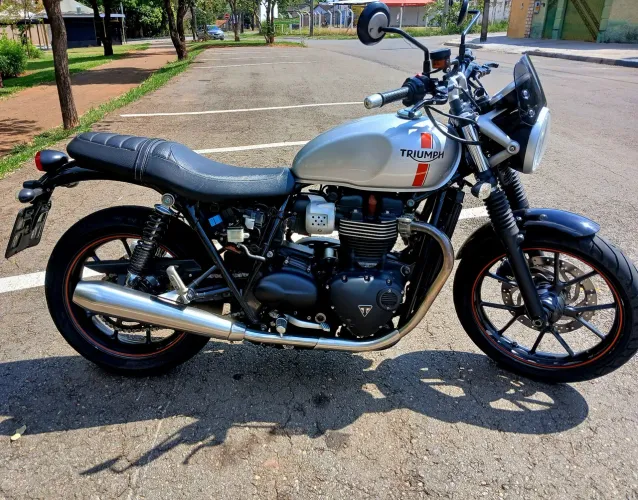 Triumph Street twin 900cc 2017/17 - Particular Baixa Quilometragem
