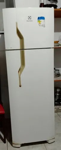 Vendo Geladeira para Retirar Peça