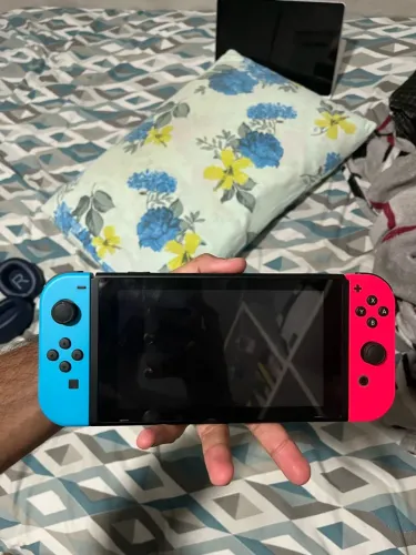 NINTENDO SWITCH V2