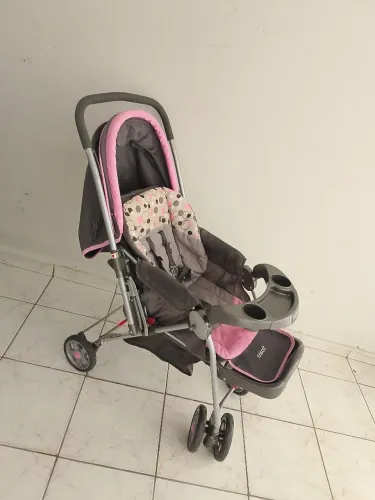 Conjunto carrinho de bebê e bebê conforto