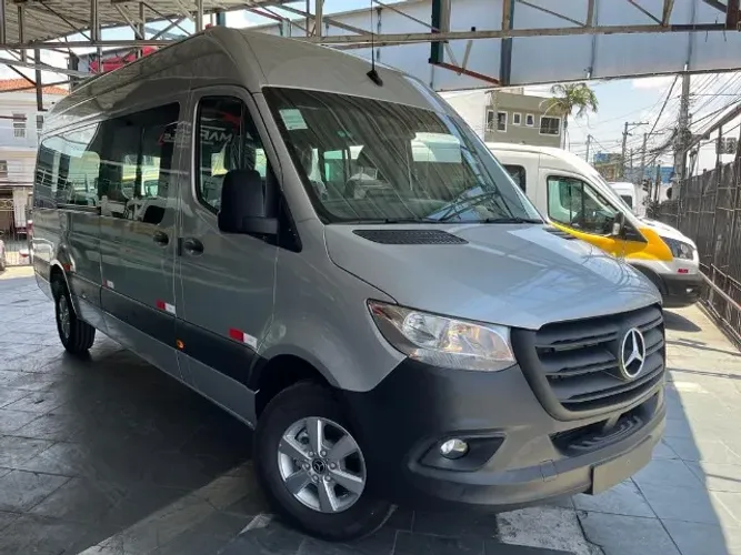 Mercedes-Benz Sprinter 417 Van Longo T. A. 2.0 16L Aut. (e6) 2027