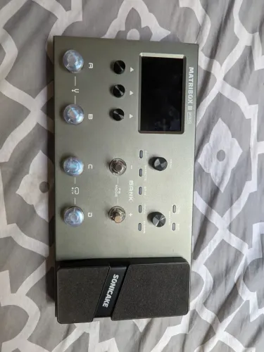 Matribox pro 2 com fonte original é cabos p10