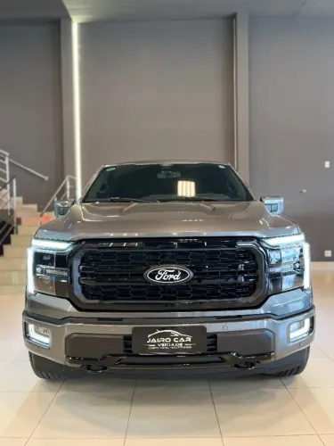 Ford F-150 Lariat Black 4X4 5.0 V8 2024