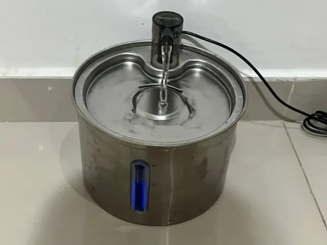 Fonte de água de aço inoxidável para gatos e cães