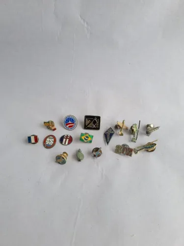 Coleção de Pins antigos (valor do lote)