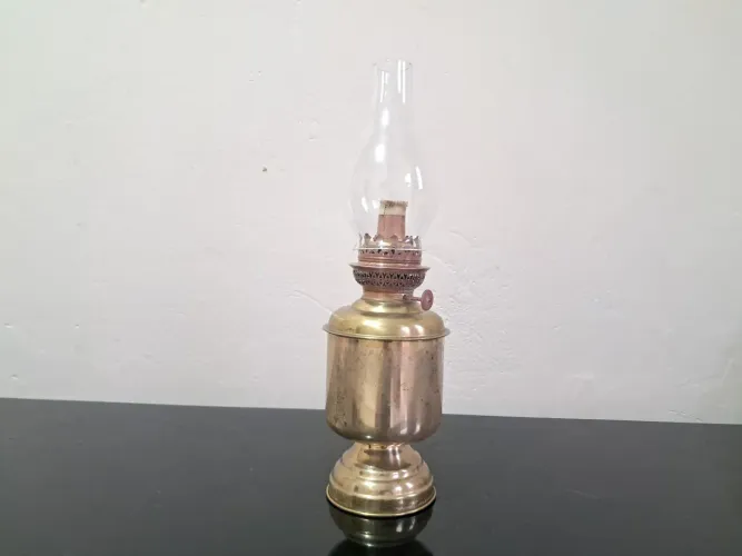 Lampião vintage a óleo ou querosene