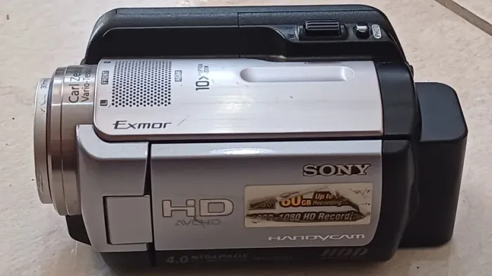 Filmadora Sony xr 100 mini hdmi ótima lives 80gb memoria interna vai com lentes originais