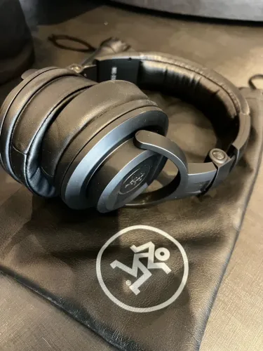 Fone Profissional Mackie Mc250 Fechado Para Estudio Mixagem
