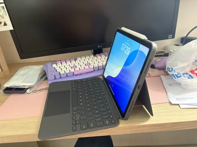Ipad air 11 128GB com apple pencil pro e case logitech. R$ 5300,00