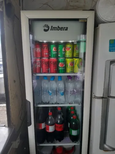 Refrigerador Comercial Imbera VR08 (ou Expositor Vertical Imbera). 220v 217,8 litros