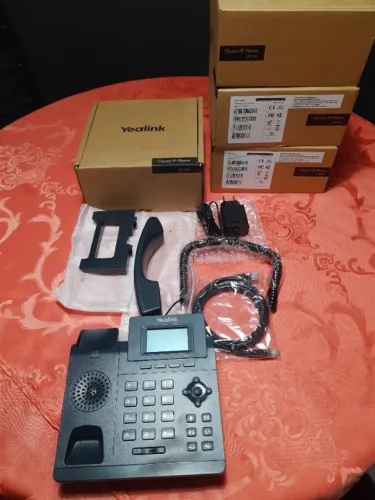 4 Telefones IP - Yealink SIP-T30P - novos na caixa