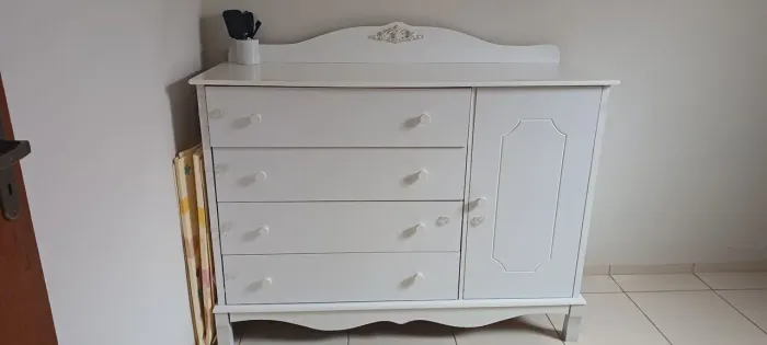 Vendo cômoda 100%mdf