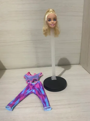 Cabeça + roupinha Barbie made to move millie