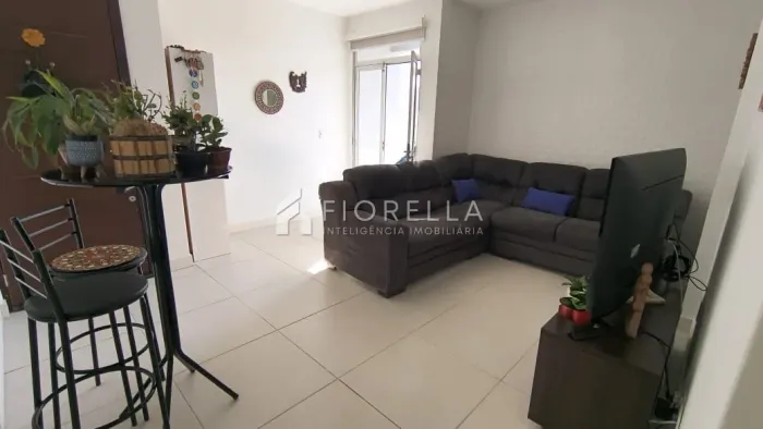 Apartamento à venda com 02 dormitórios, 01 vaga, no bairro Kobrasol, São José/SC.