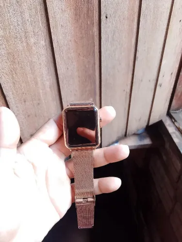 Vendo esse relógio digital da Mondaine 
