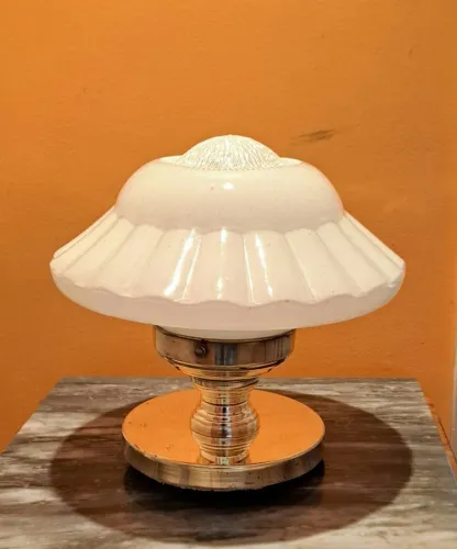 ART deco Luminária de mesa ou teto base madeira com metal dourado com cúpula opalina rara