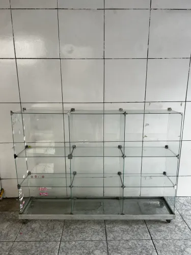 Vitrine Expositora com Rodinhas - Desmontável 