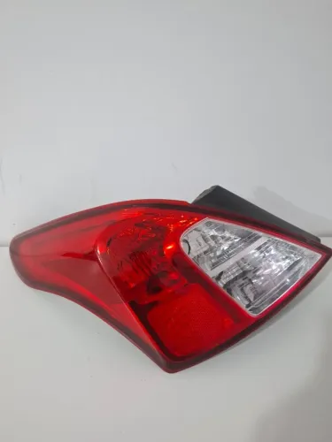 LANTERNA NISSAN VERSA 12 A 20 ESQUERDO USADO ORIGINAL