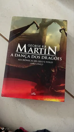 Livro Crônicas de Gelo e Fogo - livro 5