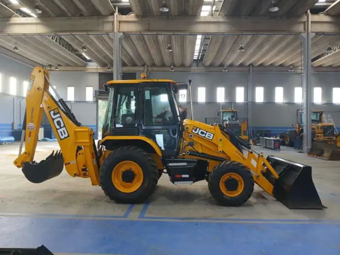 Retro JCB 3CX ano 2025