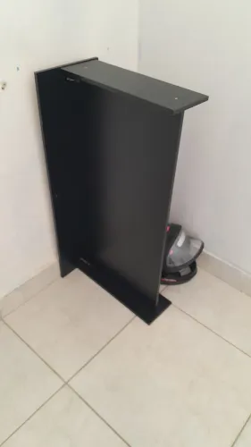 Escrivaninha suspensa