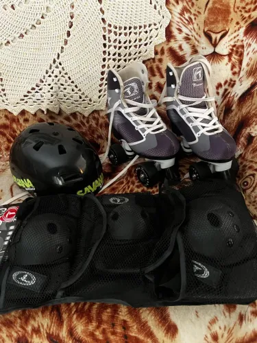 Patins de quatro rodas