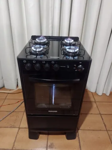 Fogão Suggar 4 bocas mesa de vidro impecável semi-novo acendimento elétrico