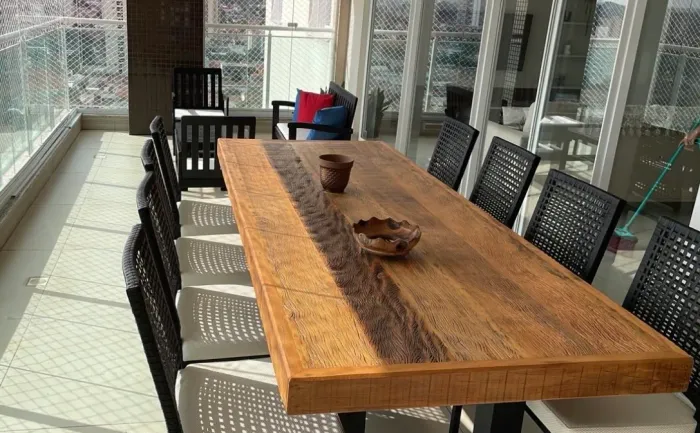 Mesa de Jantar em Madeira Maciça - 2,50 x 1,00 m | Design Imponente