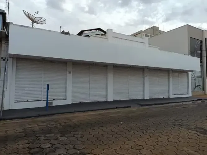 Galpão/Depósito/Armazém para aluguel com 700 metros quadrados em Centro - Batatais - SP