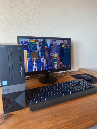Mini CPU i5 8ªGeração/UHD Graphics /8GB RAM / 240GB SSD/Monitor 18.5?+Teclado USB +Mouse